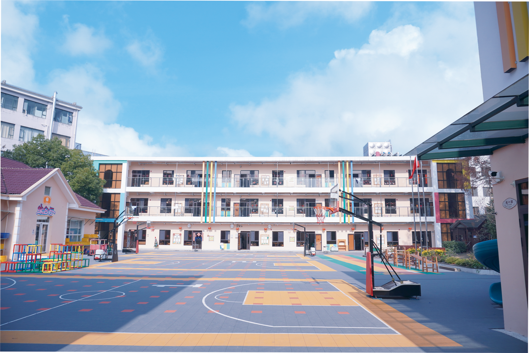 首页| 格林幼儿园始建于2011年,位于江苏省苏州市吴江区流虹路492号