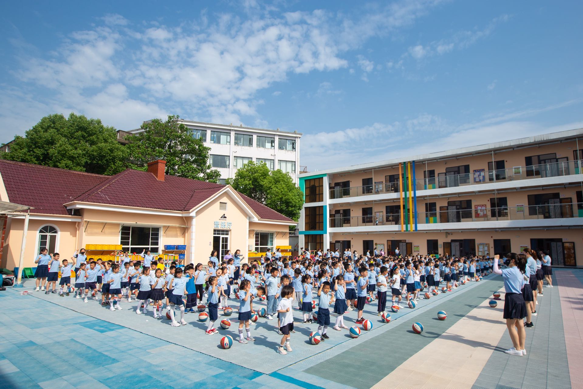 首页| 格林幼儿园始建于2011年,位于江苏省苏州市吴江区流虹路492号